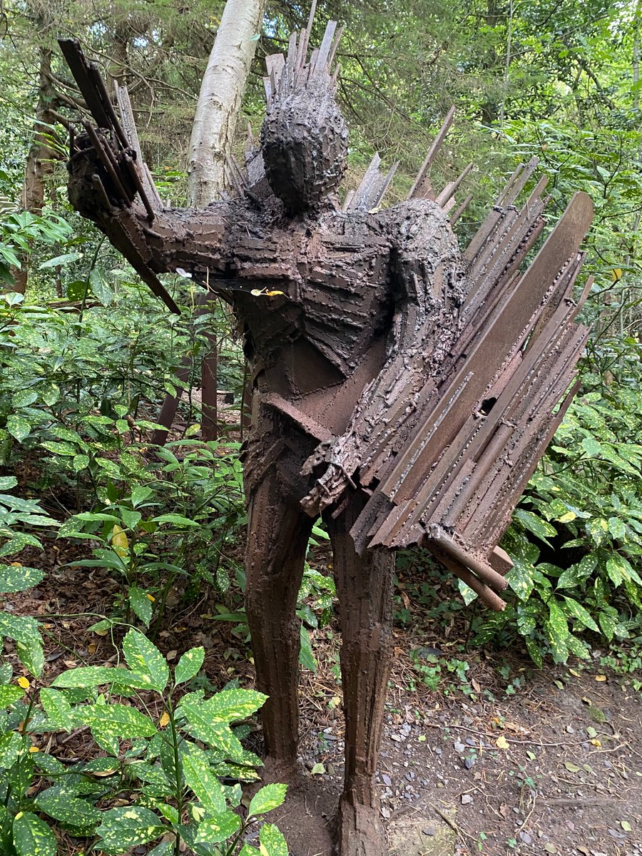 🌞Our Year 11 3D students had a successful and sunny curriculum visit to The Sculpture Park 🏞️🌿
It was a fantastic opportunity for them to experience incredible sculptures up close, capture stunning photos 📸, and draw from observation ✏️🎨.