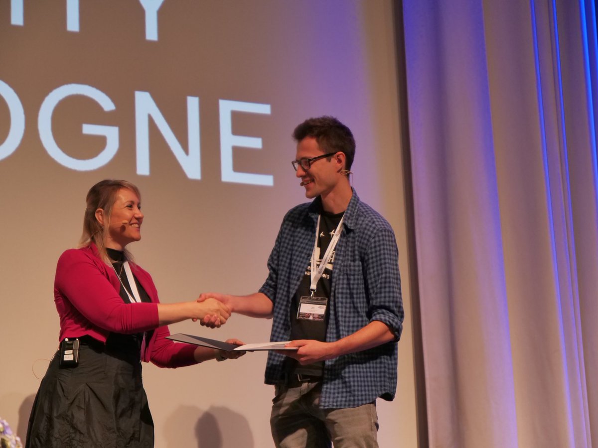 DrRemeis's tweet photo. Congratulations to Dr. Matti Dorsch! At the annual meeting of the German Astronomical society in Cologne he was awarded with the Doctoral Thesis Award 2024. Mattis thesis titled Tracing the diversity of hot subdwarf evolution Surface composition, magnetic fields, and populations https://t.co/YYxYETCOif
