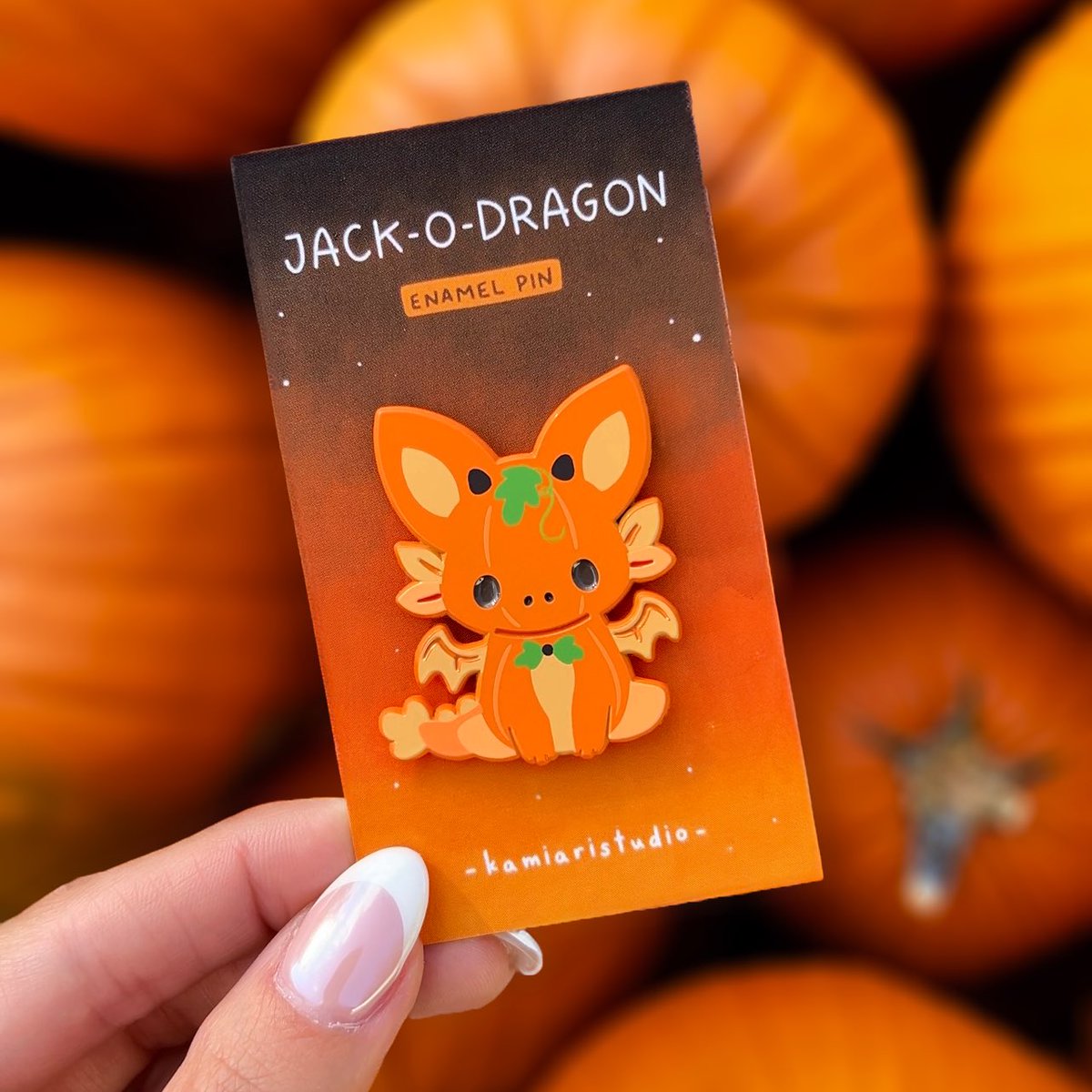 kamiaristudio's tweet photo. A lil pumpkin pal 🎃🦇 Limited edition Jack-o-Dragon pin will be available this Saturday! https://t.co/EYTW7lCEF9
