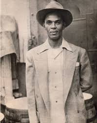 Recordamos el 76 aniversario del vil asesinato del líder portuario Aracelio Iglesias, destacado dirigente obrero.
#CubaViveEnSuHistoria 
#SomosContinuidad