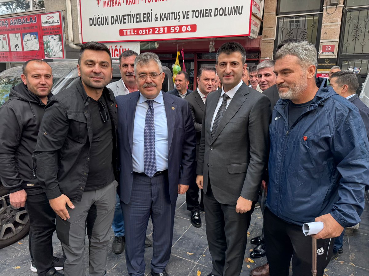 ERTUĞRUL GAZİ DEMİR (@ertugrlgazitmsy) on Twitter photo Bugün <a href="/Akparti/">AK Parti</a> Milletvekillerimiz
Sn.<a href="/celebimehmeta/">Mehmet Ali Çelebi</a>
Sn. <a href="/VeyselTipioglu/">Veysel TİPİOĞLU🇹🇷</a>
Sn.<a href="/FeyziBerdibek1/">Feyzi Berdibek🇹🇷</a>
Sn. <a href="/suleymansahan66/">Süleyman ŞAHAN</a> ve <a href="/Akparti/">AK Parti</a> Sosyal Politikalar Başkan Yard. Sn. <a href="/leventalyyildiz/">Levent Ali YILDIZ</a> bey
<a href="/TmsyGaziler/">T.M.S.Y GAZİ SAYILMAYANLAR</a> ziyaret etmişlerdir.
Nazik ziyaretleri için <a href="/Akparti/">AK Parti</a> teşekkür ediyoruz. Bugün <a href="/Akparti/">AK Parti</a> Milletvekillerimiz
Sn.<a href="/celebimehmeta/">Mehmet Ali Çelebi</a>
Sn. <a href="/VeyselTipioglu/">Veysel TİPİOĞLU🇹🇷</a>
Sn.<a href="/FeyziBerdibek1/">Feyzi Berdibek🇹🇷</a>
Sn. <a href="/suleymansahan66/">Süleyman ŞAHAN</a> ve <a href="/Akparti/">AK Parti</a> Sosyal Politikalar Başkan Yard. Sn. <a href="/leventalyyildiz/">Levent Ali YILDIZ</a> bey
<a href="/TmsyGaziler/">T.M.S.Y GAZİ SAYILMAYANLAR</a> ziyaret etmişlerdir.
Nazik ziyaretleri için <a href="/Akparti/">AK Parti</a> teşekkür ediyoruz.