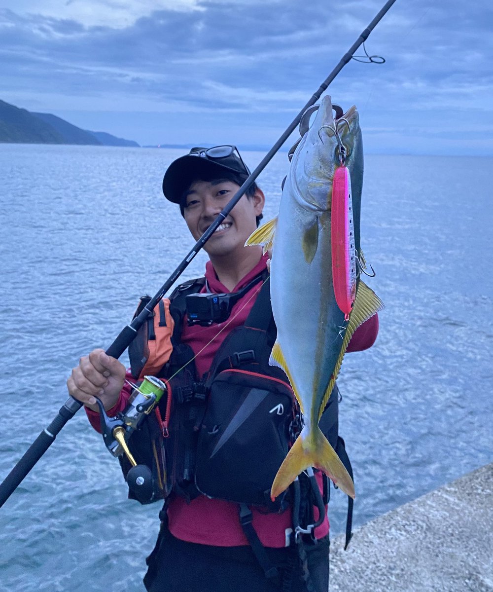 ZAKOTURI's tweet photo. 淡路島もトップで好反応⤴︎
シャローが多いからトップが使いやすい！！
ツバス、ハマチって呼び方にも慣れてきたw
#ラピードF130
#maria
#ライトショアプラッキング
#pr
#淡路島 https://t.co/VC4YgETtIz
