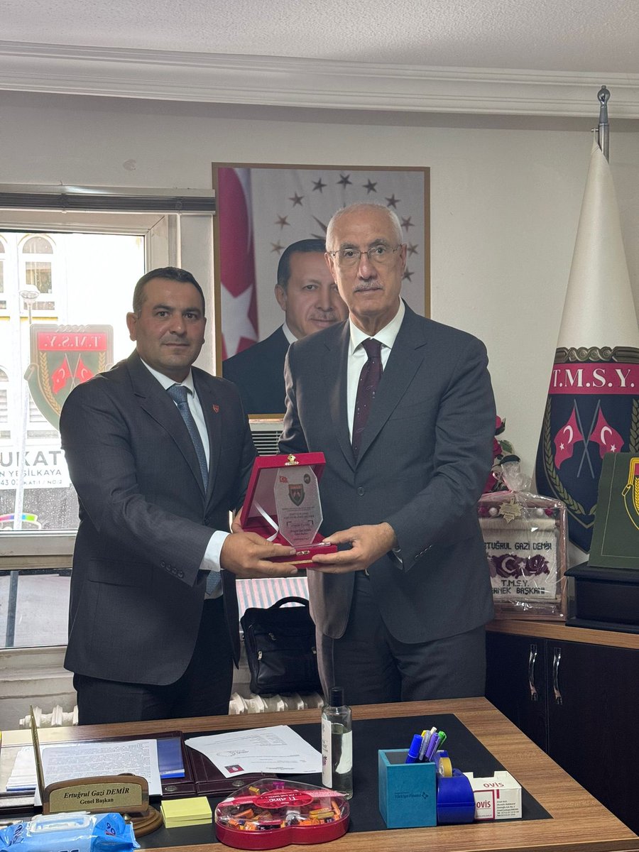 TMSY Gazilerimizi derneklerinde 
Bingöl Milletvekilimiz Sn.Feyzi Berdibek,
Kocaeli Milletvekilimiz Sn.Veysel Tipioğlu,
Yozgat Milletvekilimiz Sn.Süleyman Şahan ve Genel Merkez Sosyal Politikalar Başkan Yardımcımız Sn. Levent Ali Yıldız 
ile ziyaret ettik. 

Bizleri ağırlayan