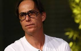 Pedro Cardoso, ator, sobre a música sertaneja: "é uma temática completamente monótona e de baixíssima inspiração. Não é à toa que essa é a música do fascismo brasileiro. É uma música vazia".