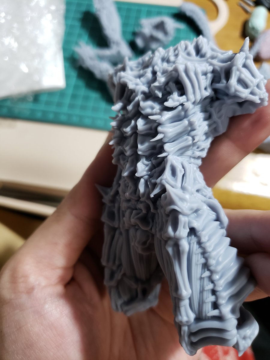Zama31693025's tweet photo. お次に組むキットはこちら「Brain bite」です。
「Takeda」と同じディーラーさんがデザインしてるキット。実は昨日からちょっとずつ塗り進めております(´ω`)
すっごい細かい造形でこの無色の状態でもちゃんと格好良くて気色悪いんです!
#ガレージキット
#Brainbite https://t.co/Cfw4EKjTu5