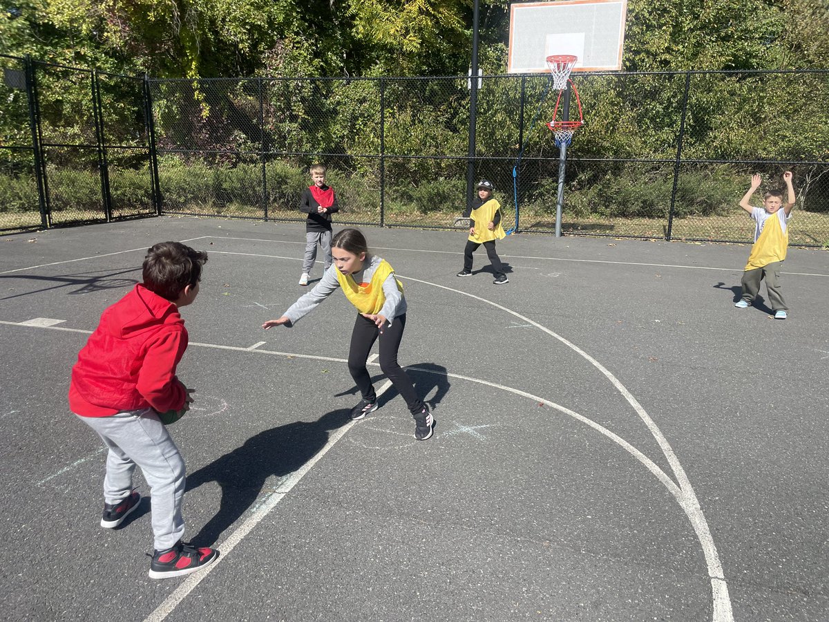 The Roadrunners have put two weeks of skill work in and are now playing great games of basketball!!! <a href="/HazletProud/">Hazlet Township Public Schools</a> <a href="/MRSroadrunners/">Middle Road School</a>