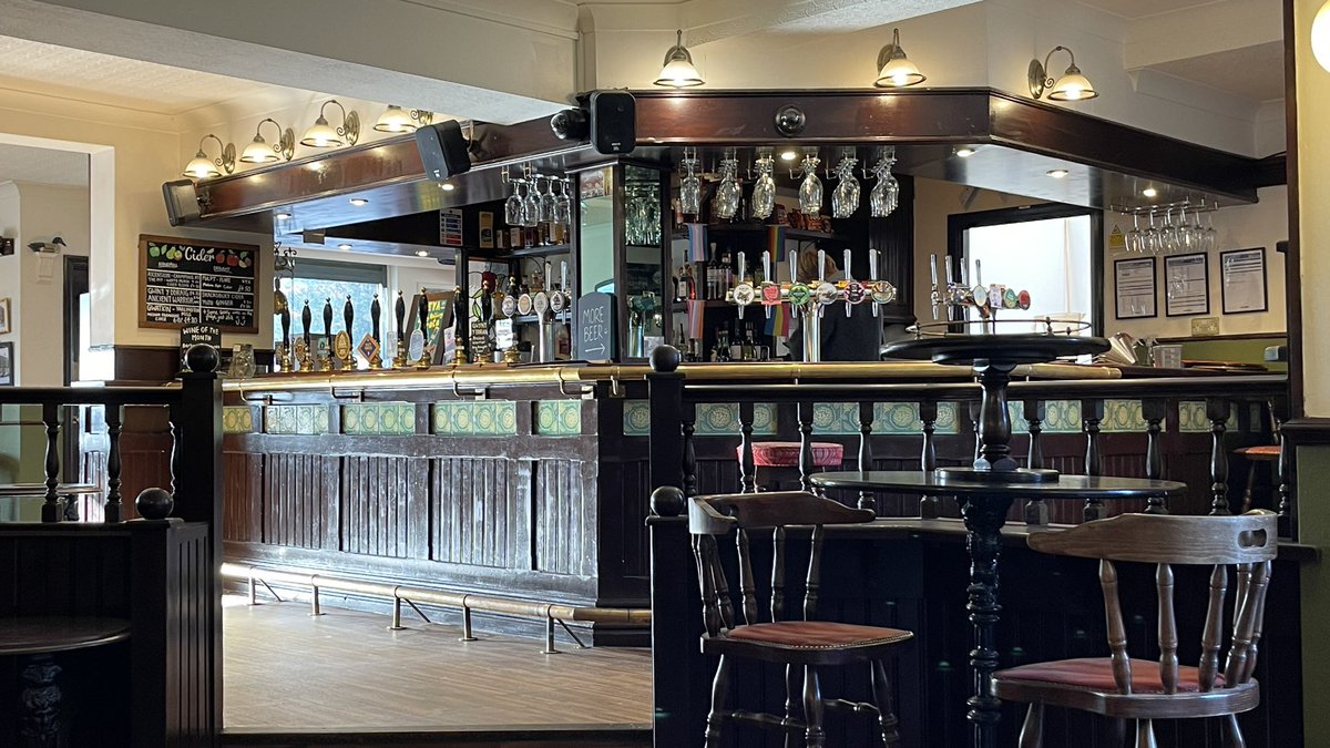 AndySavage1969's tweet photo. Popped into the Harlequin inn, Sheffield. Great to see they have @AscensionCider on. The white peach cider is rather nice. They have three flat ciders on today. @CAMRA_APPLE https://t.co/5KfqON5llg