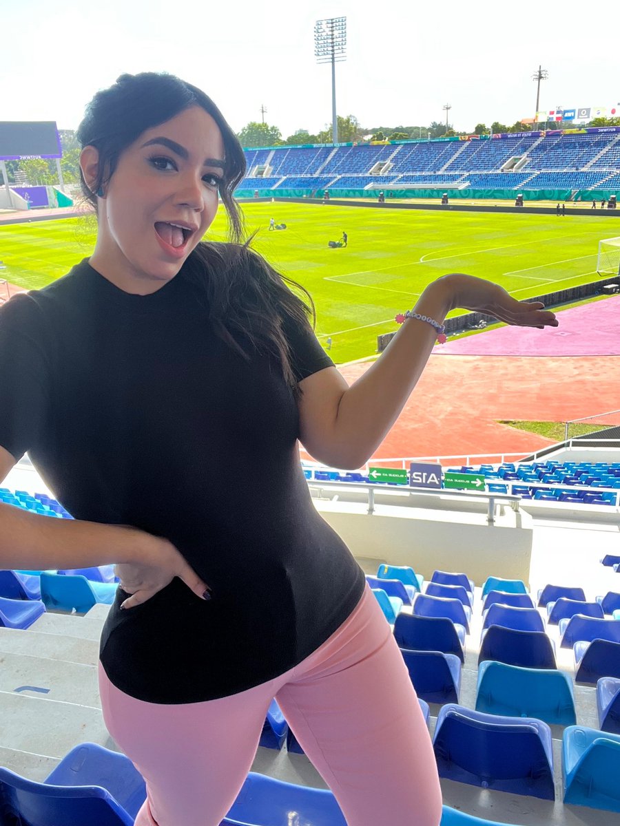 sussydeportes's tweet photo. Hola!!! ⚽️⚽️ Les presento a su oficial Billingual Announcer (Voz interna Billingue) para los partidos en el Félix Sánchez del Mundial Sub 17 femenino de la FIFA RD 2024!

Cuando  escuchen un Golllllll!   O cualquier otra interacción,  celébrenla conmigo! https://t.co/Puy744bR7o