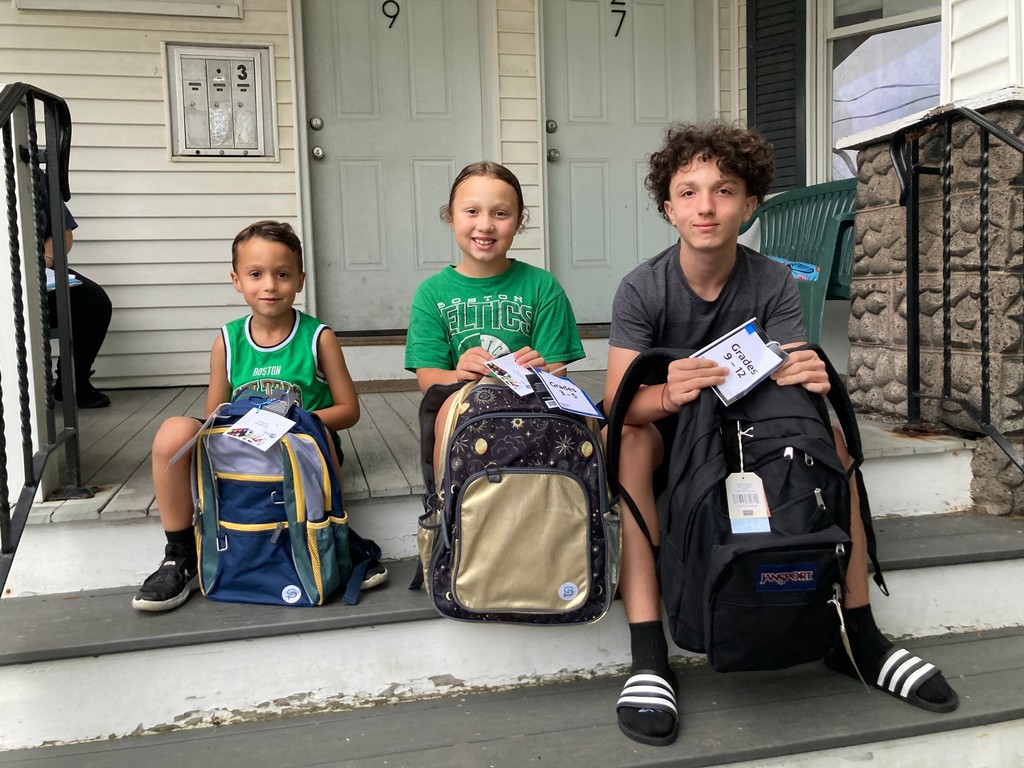 For over 3 years, Samantha and her family had been homeless, but after receiving a housing voucher, they were able to extend their lease!  Congratulations, Samantha– we are so excited for your family!