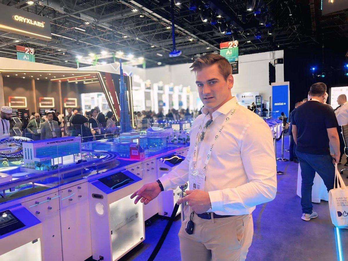 JimRoyce147386's tweet image. Day 2 at #GitexDubai was a game-changer! We explored AI-powered cameras designed to transform last-mile delivery, performing exceptionally in low light and tough weather. These innovations are set to elevate operations at Last Mile NYC! #LastMileTech #LogisticsInnovation #GITEX