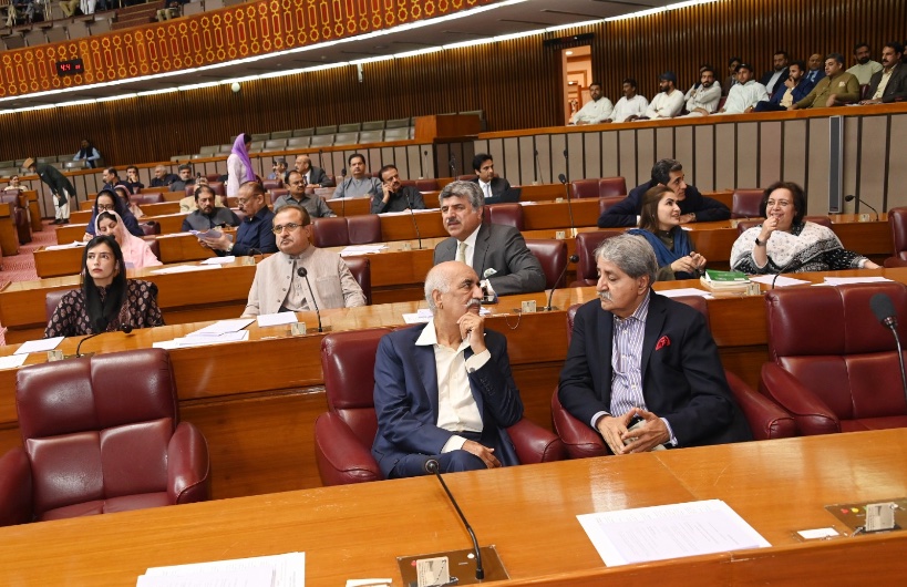 MediaCellPPP's tweet photo. خاتون اول اور رکن قومی اسمبلی بی بی آصفہ بھٹو زرداری کی قومی اسمبلی کے اجلاس میں شرکت
@AseefaBZ https://t.co/wbcjJREgVb