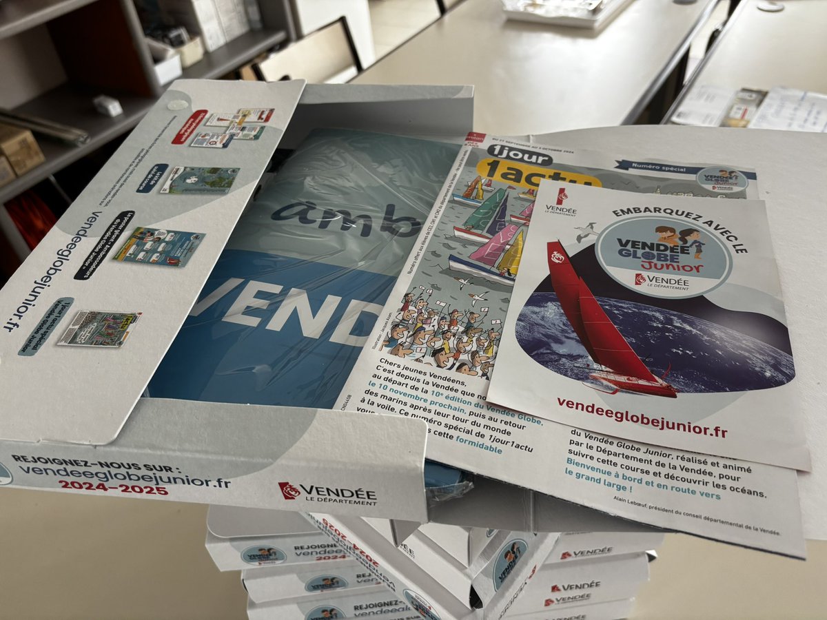 Quelle belle initiative du Conseil Départemental : des belles mallettes pédagogiques Vendée Globe. Une par classe ! 

<a href="/VendeeGlobe/">Vendée Globe</a> <a href="/DepVendee/">Département Vendée</a> <a href="/VendeeGlobeENG/">🇬🇧 Vendée Globe</a>