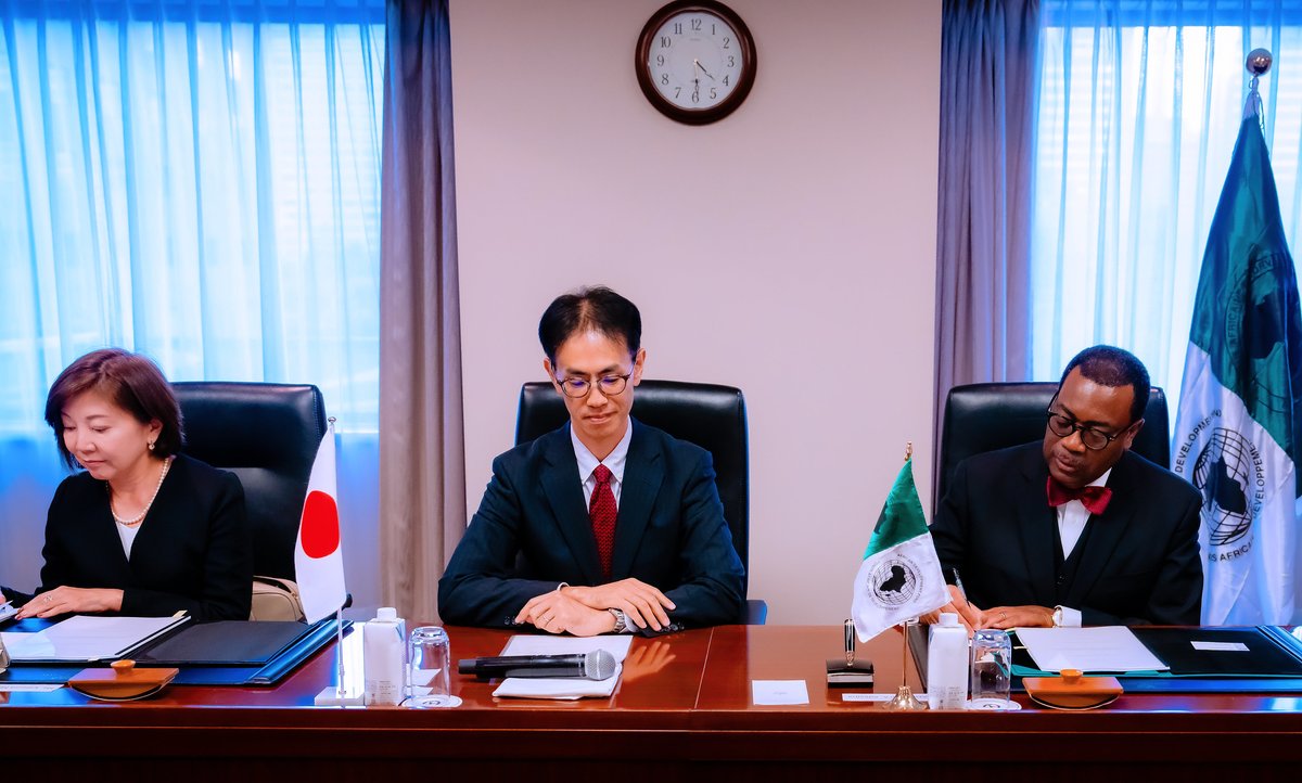 AfDB_Group's tweet image. #AfDBinJapan: @AfDB_Group and @jica_direct_en sign landmark ¥51.67 billion deal to boost the #AfricanDevelopmentFund’s efforts in #Africa&apos;s least developed and fragile countries.

Visit for more info on this concessional loan: bit.ly/3BNaKxo #ADFMTR16