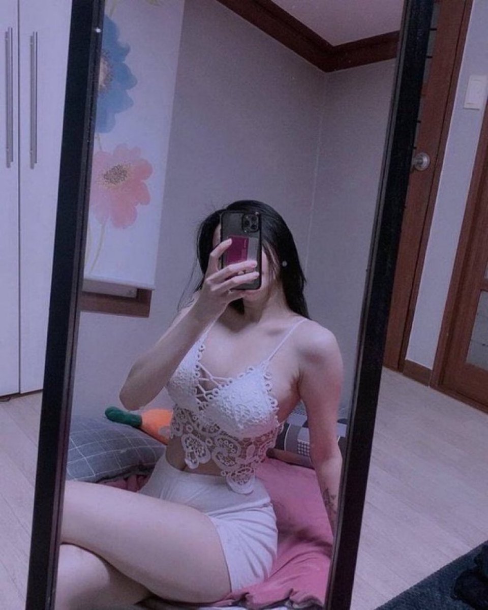 KimChi190's tweet photo. Fwb cuối tuần nè https://t.co/kxMLLcQuKS