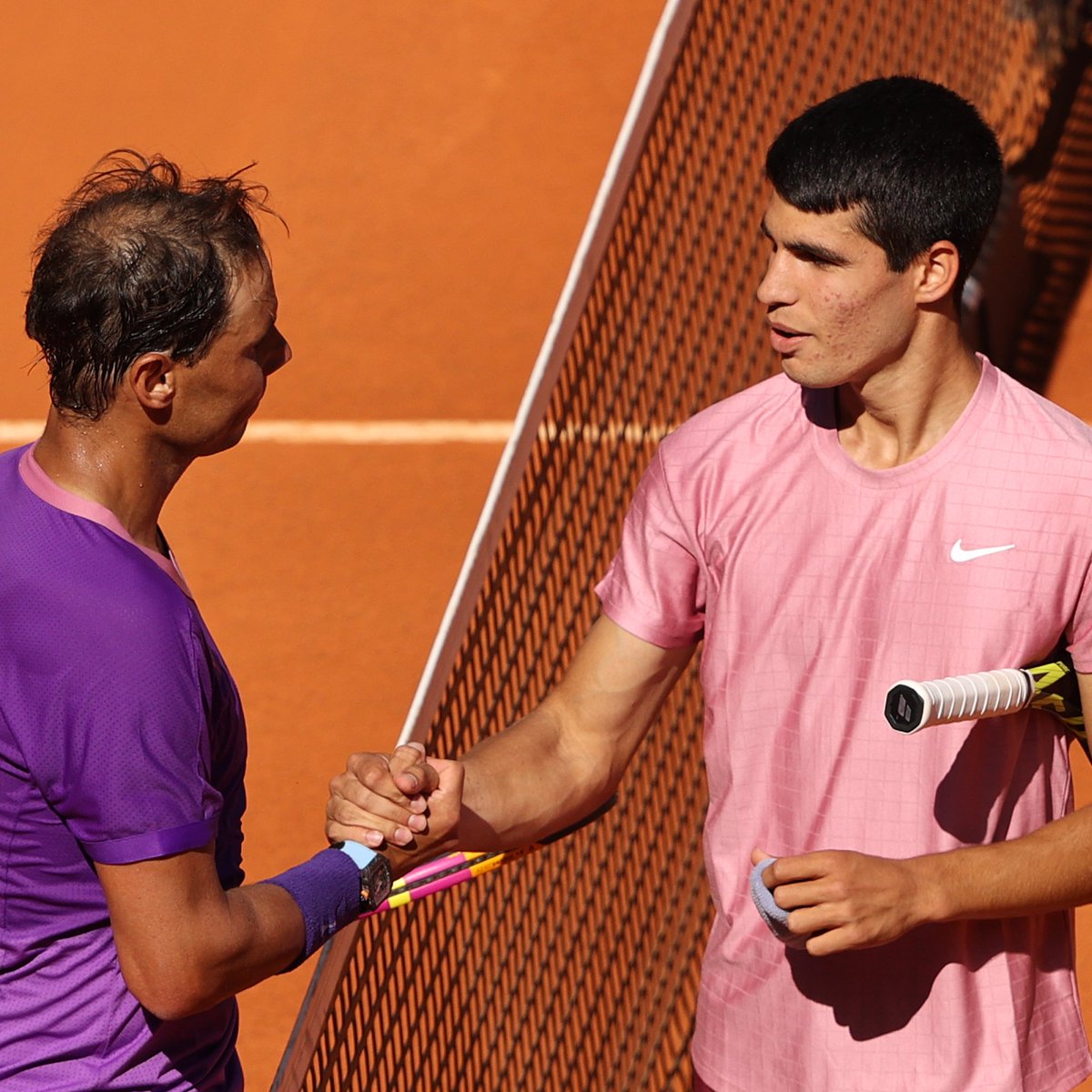 MovistarTenis's tweet photo. Disfrutadlo. 
Y disfrutaremos. 

@RafaelNadal @carlosalcaraz 🥲❤️🇪🇸

#LaPistaDelTenis