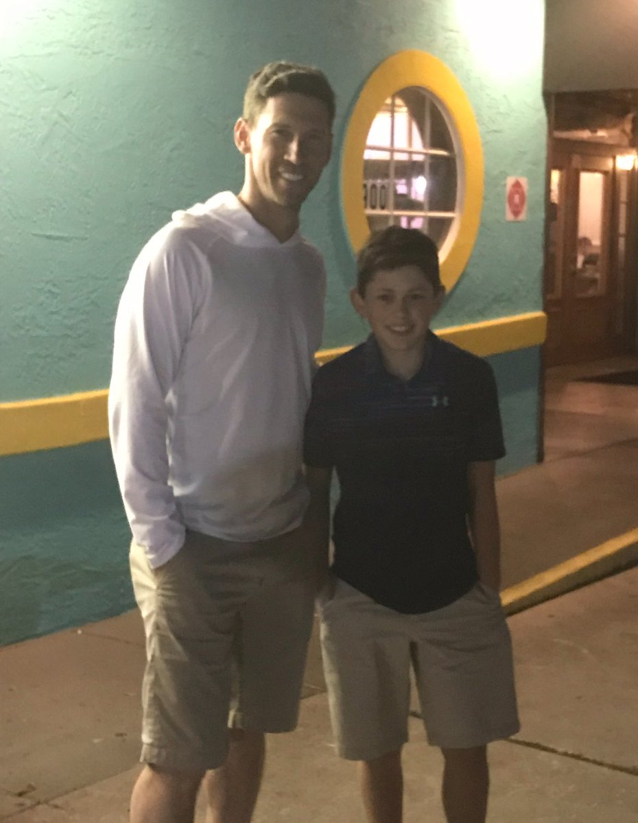 RMB879's tweet photo. 👀 12 year old #LoganBaratta ⚾️ and @RedSox POBO #CraigBreslow ⚾️ post dinner 🥘 Dunedin, FL 2018 #talkingbaseball https://t.co/bTeA0LPkTW