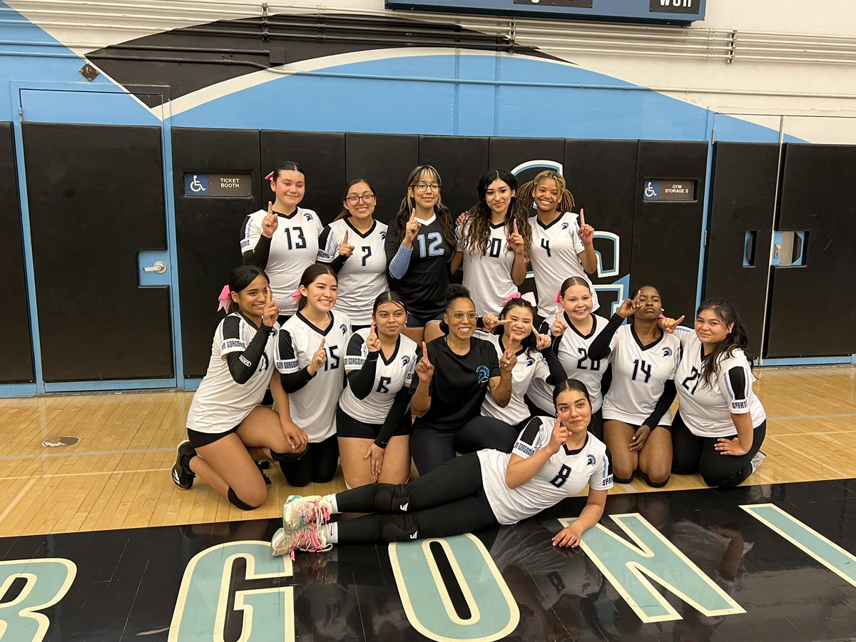 Lady Spartans’ Volleyball win first ever league title in SGHS history by defeating Arroyo Valley last night in the Skyline League tournament final in front of an energetic crowd at San G 3-1 (25-10, 24-26, 25-20, 25-13) 🏆🏐🎉