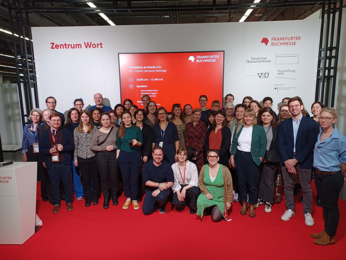 ofaj_dfjw's tweet photo. Un nouveau chapitre qui s'ouvre 📚 Les participant.e.s et alumni de nos programmes dans l'édition et la traduction sont au RDV de la Foire du livre de Francfort ! Ils partagent leur passion et engagement pour la littérature de l'autre pays 🇫🇷🇩🇪#fbm24 #goldschmidt https://t.co/l4m3dZIsHI