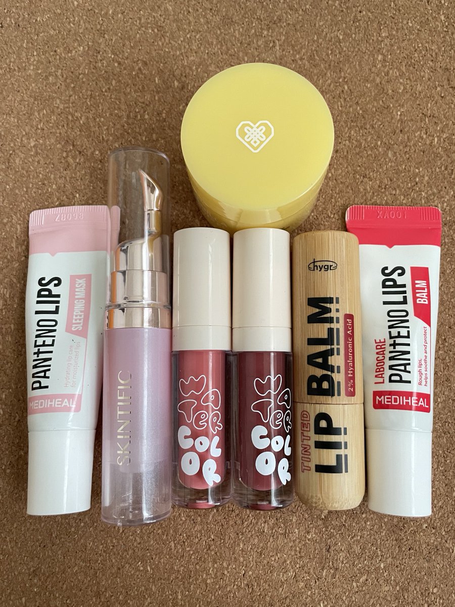 coffeeorcola's tweet photo. 👄 a thread of my lip care routine for healthy lips 👄

•Hygr Tinted Lip Balm
•Skintific Brightening Lip Serum 
•Emina Lip Mask
•Emina Watercolor Lip Serum
•Mediheal Sleeping Mask
•Mediheal Balm

REVIEW👇 https://t.co/tFm5pvz81G