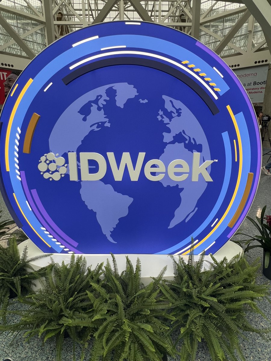 UUIDFellowship's tweet photo. Some more photos of ID Week through the lens of 2nd year fellow Dr Sabrina Newstead!

LA at night, meeting up up with Dr Neeraja Swaminathan to walk around, enjoying the ID fellows day conference.
#idweek #idweek2024 #uofutahidfellowship #IDWeekmtg #infectiousdiseasedoctors #LA https://t.co/vykiPhnsHA