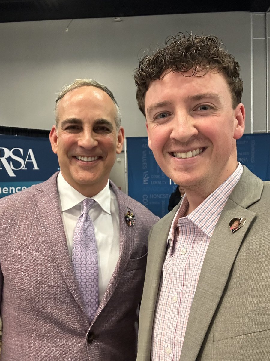 wyliestories's tweet photo. Selfies with the mentors. 📸
The best part of #PRSAICON is reconnecting with my people. I didn’t get photos with all, but I am forever grateful for the support from professionals who have been willing to give me their time and expertise. https://t.co/nNFJ7aAHTT