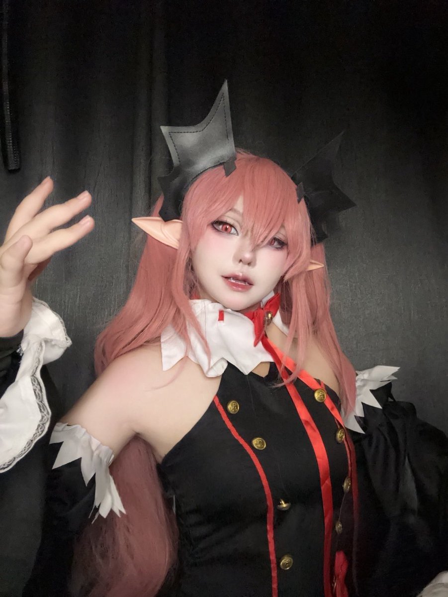 chinli_ml's tweet photo. ”You deliberately allowed them to escape.
They were my seraphs. But now one is gone... and one lies dying.“🍷

Character : Krul Tepes
Cosplay : Chinli ML

#krultepes #krultepescosplay #owarinoseraph https://t.co/bsPSMOhKZM