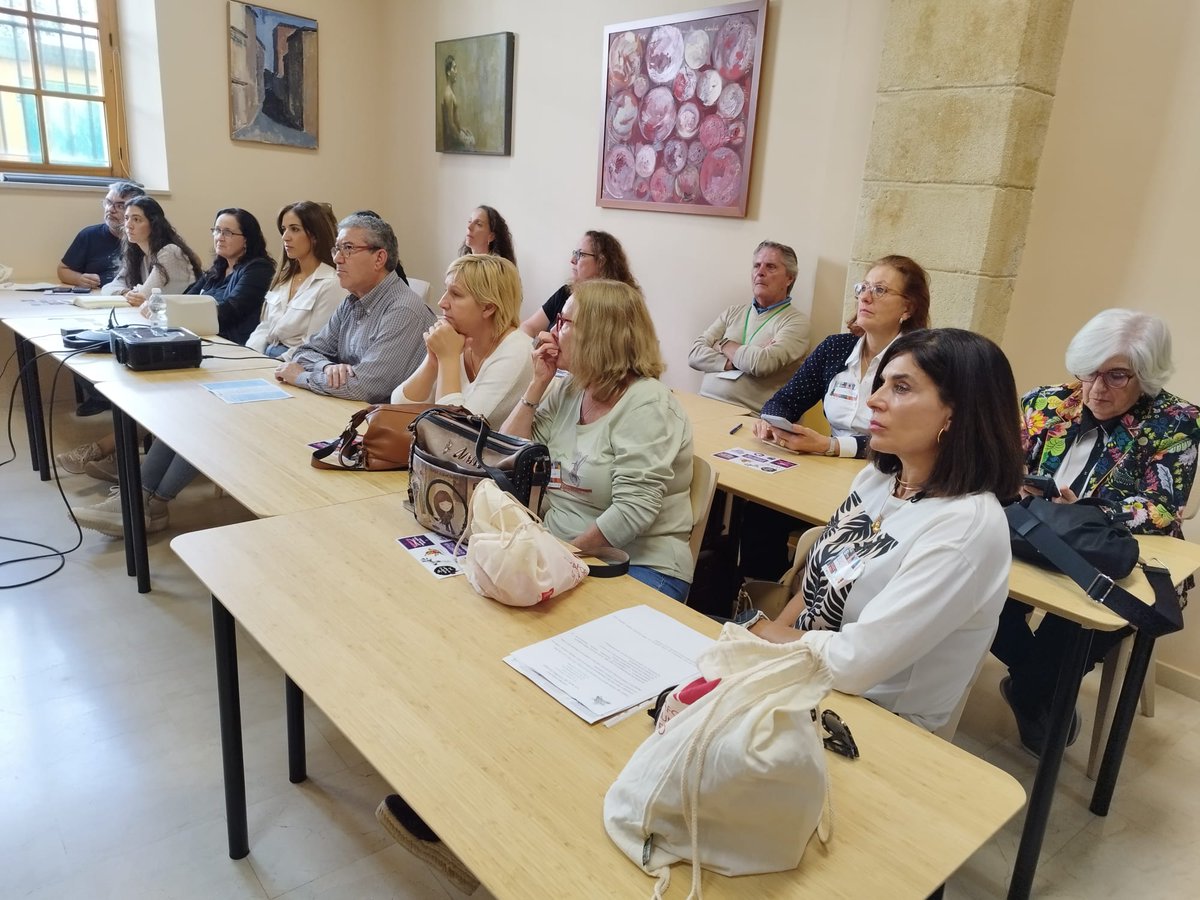 En la #EscueladeOtoño2024 se está impartiendo, por parte de Vicente Baeza y Lisset Bastidas de Movimiento por la Paz (<a href="/MovimientoxlPaz/">Movimiento por la Paz - MPDL</a>), el taller: Voluntariado con enfoque de cultura de Paz. #EOV24