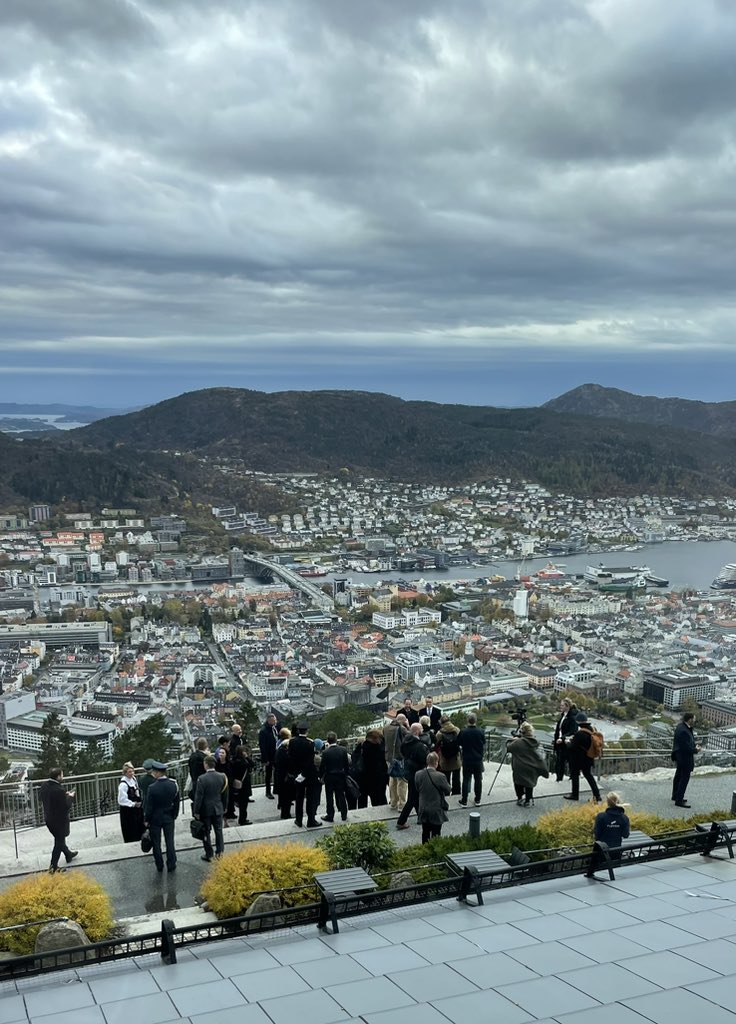 Ensimmäinen TP <a href="/alexstubb/">Alexander Stubb</a> valtiovierailuun liittyvä <a href="/teamfinlandfi/">Team Finland</a> vienninedistämismatka on osaltani takana ja herättää monia ajatuksia. BF:n rutinoitunut delegaatiokone junaili business delegaation järjestelyt taas erinomaisesti yhteistyössä Oslon suurlähetystön väen kanssa.