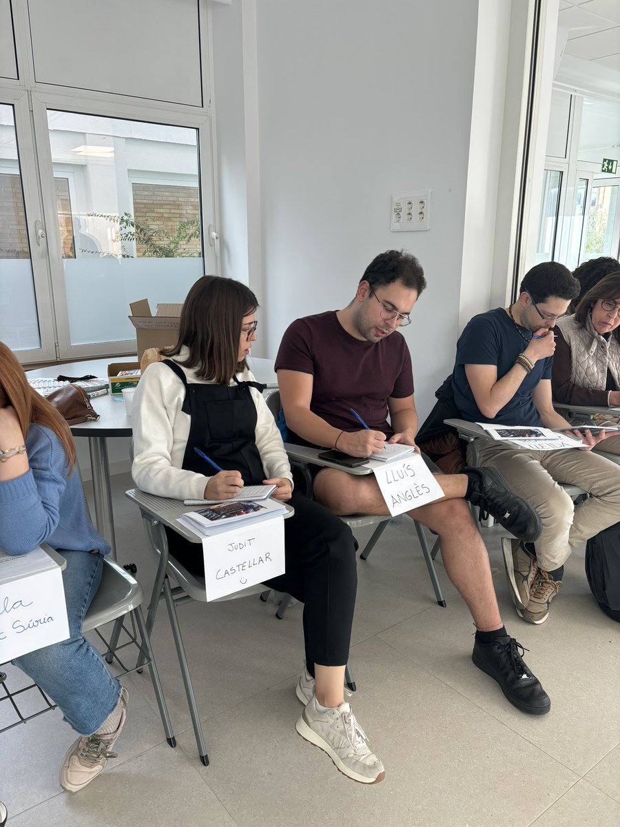 ‘El determinisme social pot ser vençut per aquells educadors que creuen que en cada persona hi ha un potencial per extreure. Així, l’escola transforma el seu entorn i les societats evolucionen’.

Reflexions a l’Aprofundiment de 7h amb tutors d’<a href="/EscolesFEDAC/">Escoles FEDAC</a>.