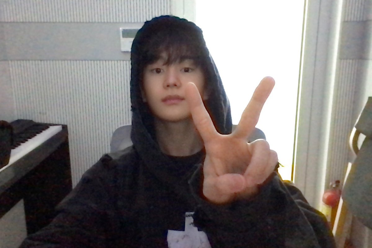 김빵디 tweet media