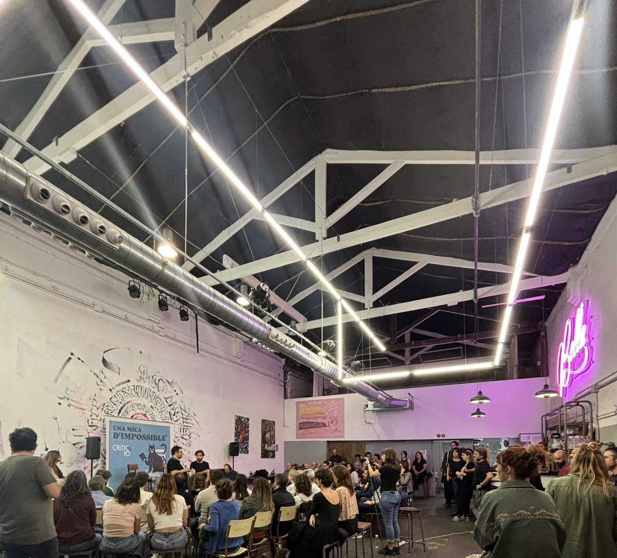 Per derrotar el pensament únic és necessari molt pensament CRITIC.
Per molts anys companyxs! 
#Critic10