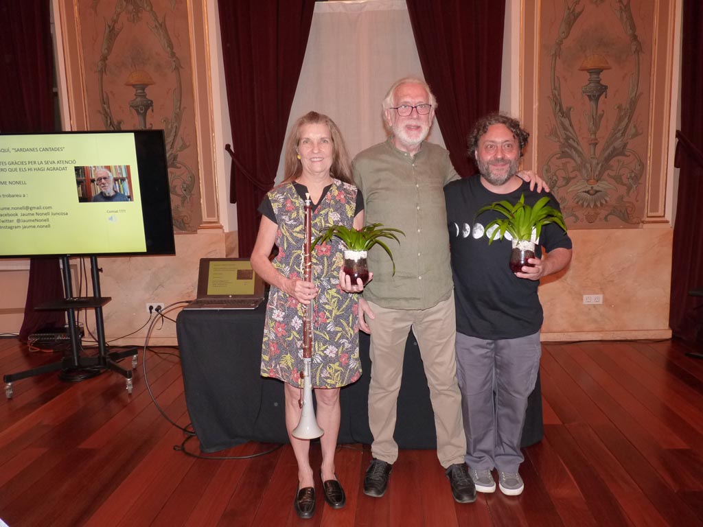 JaumeNonell's tweet photo. Xerrada  “Sardanes cantades· 15/10/2024.
Grans moments compartits amb Maria Antònia Pujol i Xavier Guitó
Gràcies als Amics de l’orgue
Fotos d’Andreu Segura i Manuel Muñoz. https://t.co/tTVYBiQk3b