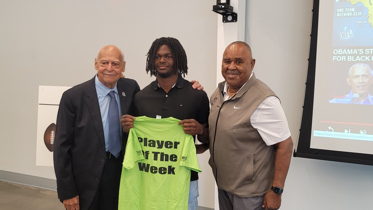 Devontymcdanie1's tweet photo. I would like to thank my coach (Farmer) for putting me in this position to allow me to achieve this award and I hope that I can achieve bigger awards  ❤️🖤💪 I would also like to thank @coachberry77  for greetings and love. 
@CalhounSaints @HighSchoolBlitz @PrepRedzone https://t.co/mVAr7WqQDh