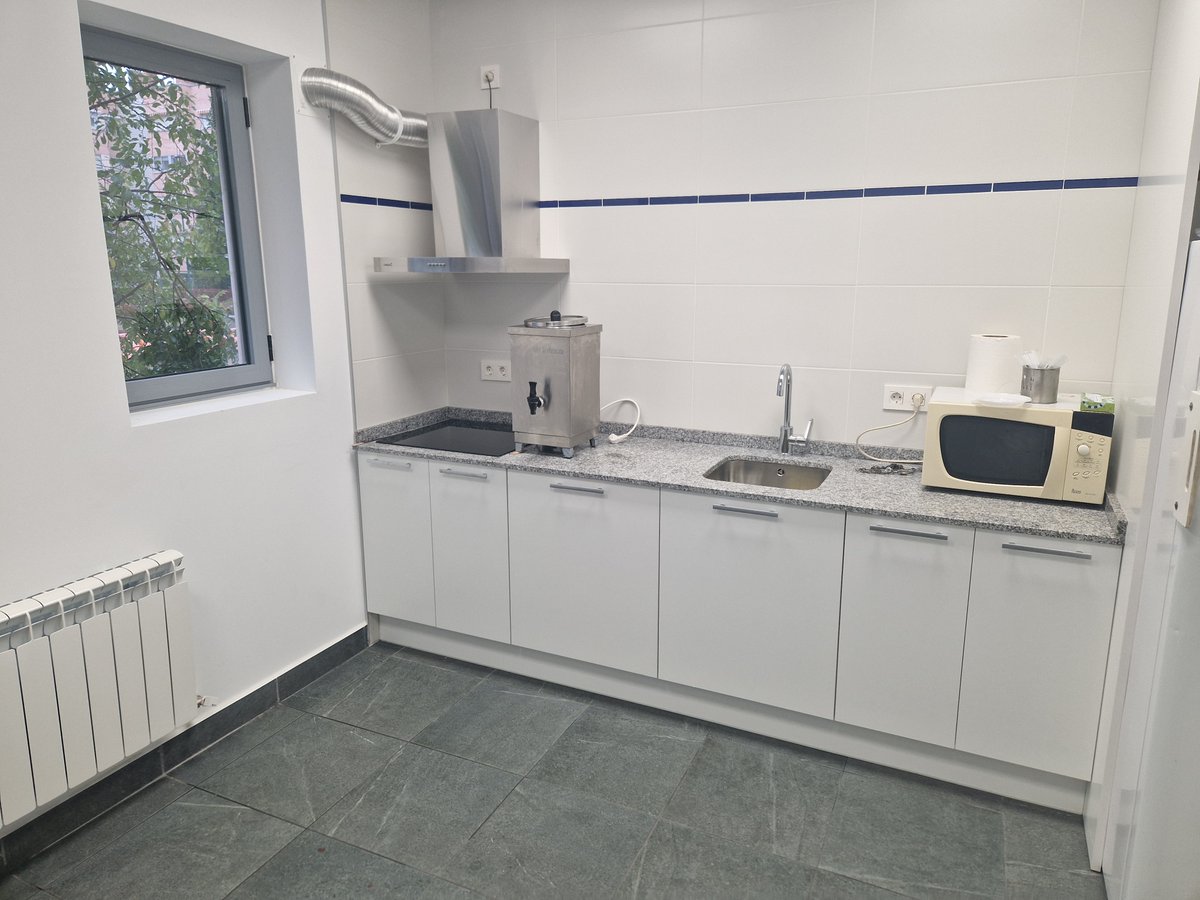 cadiocva's tweet photo. 📢 Nueva ubicación del Centro de Día Lacort para personas sin hogar. #AbrimosCaminoALaEsperanza #NadieSinHogar #CaminemosJuntos #ProgramaSinHogar #SomosComunidad
📲 Noticia completa en https://t.co/70flc9fGsw https://t.co/52ot6w0TOO