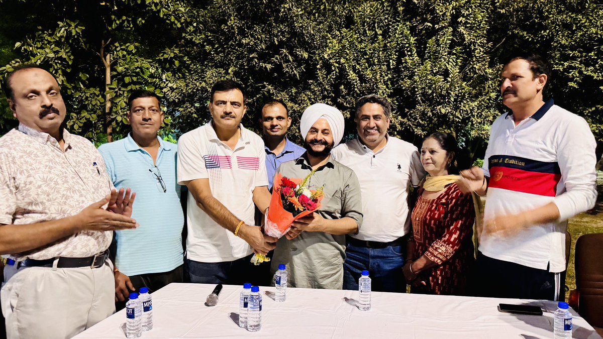 JarnailSinghAAP's tweet photo. आज विकासपुरी स्थित दिल्ली पुलिस कॉलोनी के निवासियों से मुलाकात कर कॉलोनी को और बेहतर बनाने पर चर्चा की गई, कॉलोनी निवासियों के सुझावों को, समस्याओं को सुनने के बाद होने वाले सभी कामों की समय सीमा भी तय की गई..
#development #DelhiPolice #policecolony #tilaknagarprogress #Vikaspuri #ArvindKejriwal #AamAadmiParty #Tilaknagar #delhi
@ArvindKejriwal @AamAadmiParty