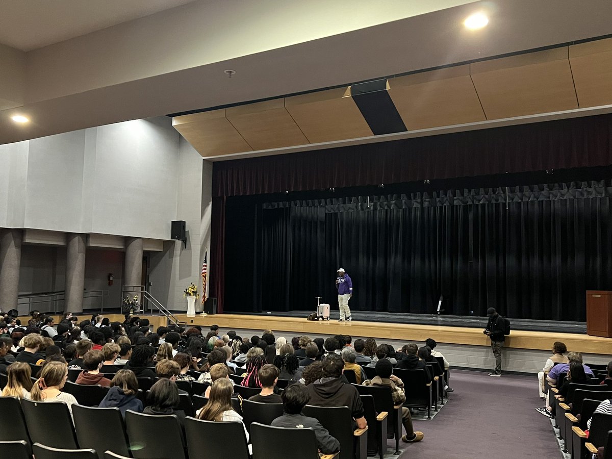 JbhsCTE's tweet photo. CTE Students locked in on the message spoken by Mr (ICAN) Battle. @cte_ccs https://t.co/nd43gOCe6w