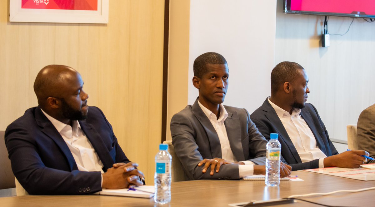 orangeguinee_gn's tweet photo. #OMIG : La Directrice Générale d’Orange Microfinance Guinée a tenu récemment une séance de travail productive avec le Directeur Général de
@vistagui
, pour explorer des pistes de collaboration. Restez connectés pour plus d'informations ! 🤝 #OrangeGuinée #OMIG https://t.co/CPDwvAmlbb