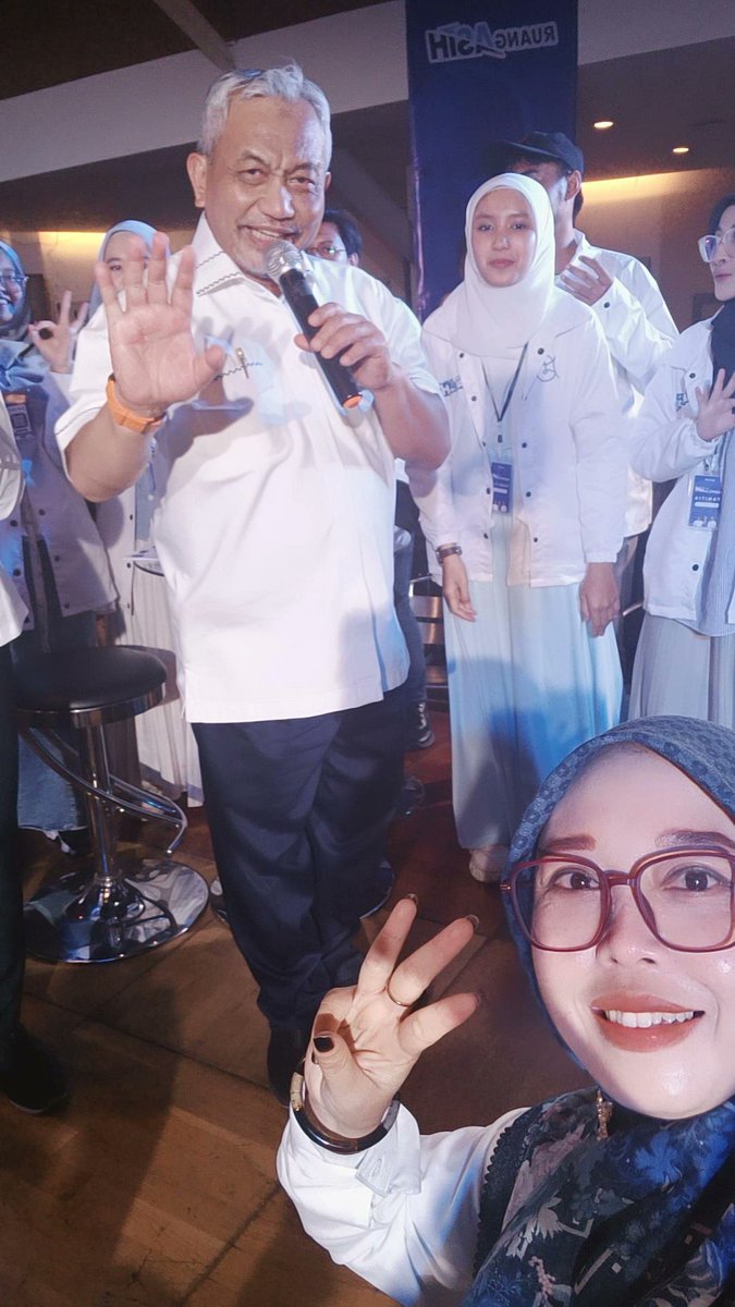 ApipHeni's tweet photo. Dengan sikap terbuka dan kolaboratif, oposisi konstruktif membangun ruang bagi dialog yang konstruktif dan bermanfaat.
Syaikhu Jabar ASIH  #SyaikhuTokohDemokrasi https://t.co/m0DOs7R559