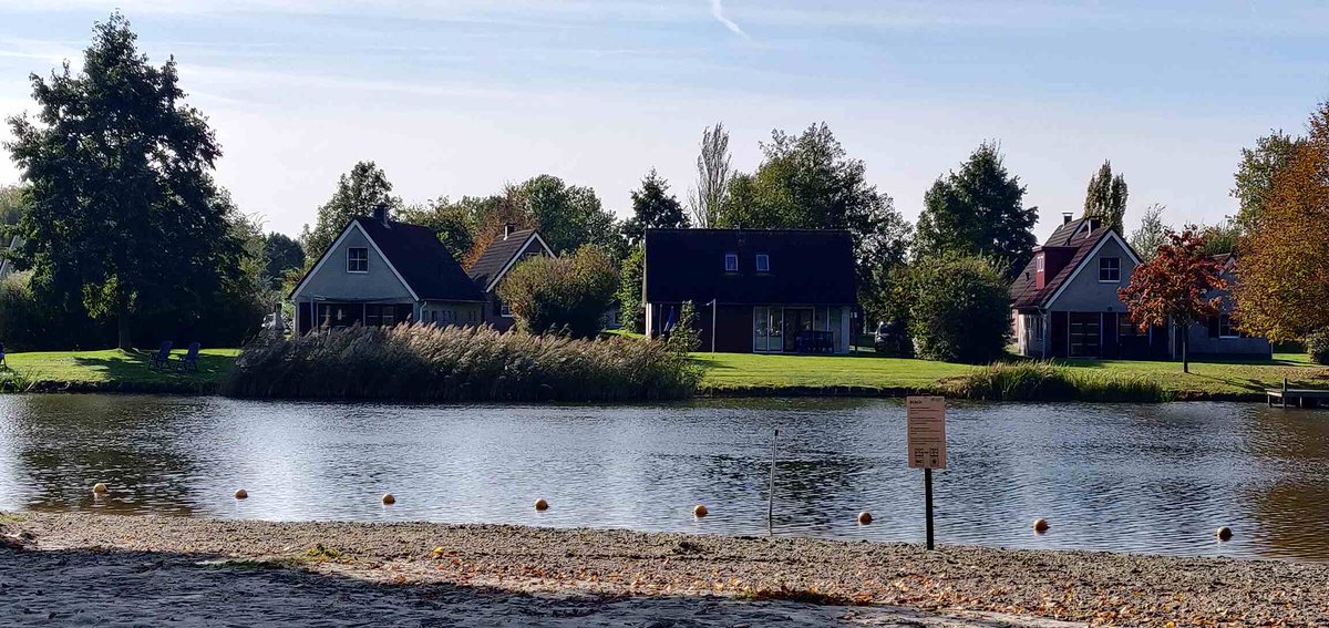 PH7makelaardij's tweet photo. 🏡✨ Heeft je woning overwaarde? Waarom deze waarde niet inzetten voor jouw eigen #recreatiewoning? #Investeren in 2de huis is slimme financiële zet en  kans om te ontsnappen aan dagelijkse sleur!  Gebruik je overwaarde en creëer #onvergetelijke herinneringen! #aankoopmakelaar https://t.co/t7ugvTHUyt