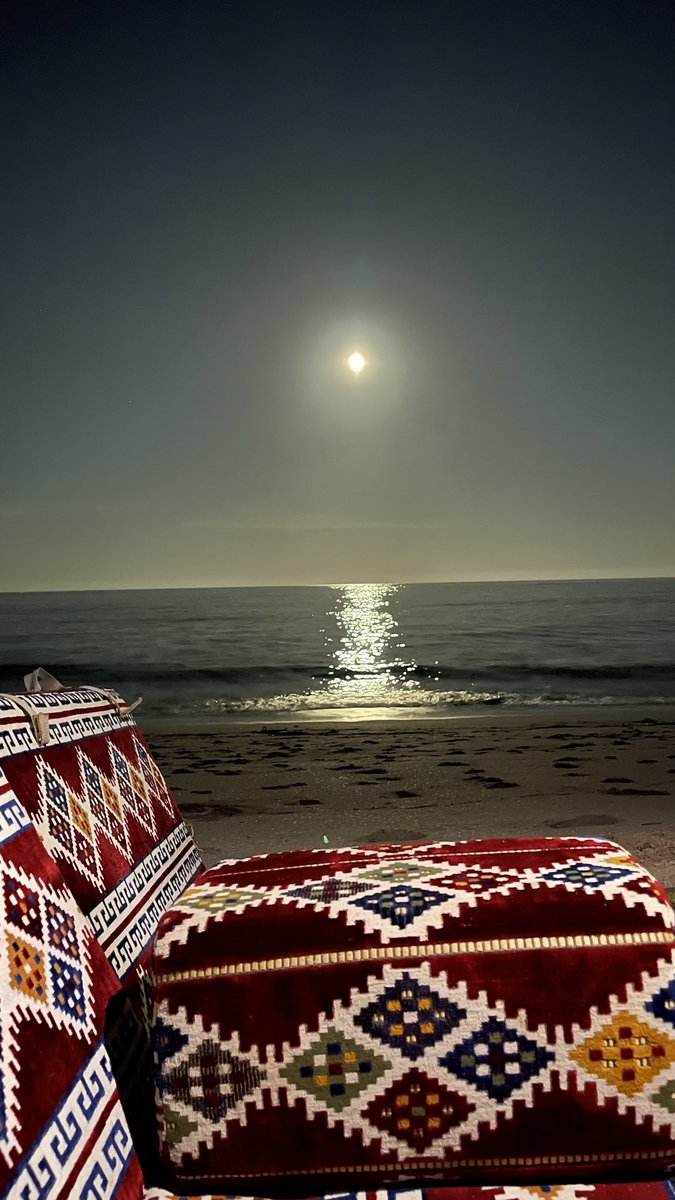 من مسرات الليالي، بحر وَ قمر 💙