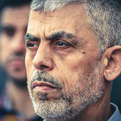 "تفاصيل إستشهاد يحيى السنوار" 
حسب الاعلام العبري: 

-العملية تمت بالصدفه البحته بعد اشتباك جري بين قوة إسرائيليه في أحد منازل منطقة تل السلطان برفح ،

- حيث تبين لأحد الجنود الإسرائيلين أن من تم القضاء عليهم بعد المعركة هم السنوار واثنين من حراسه .

- تم نقل رفات السنوار وأثبت