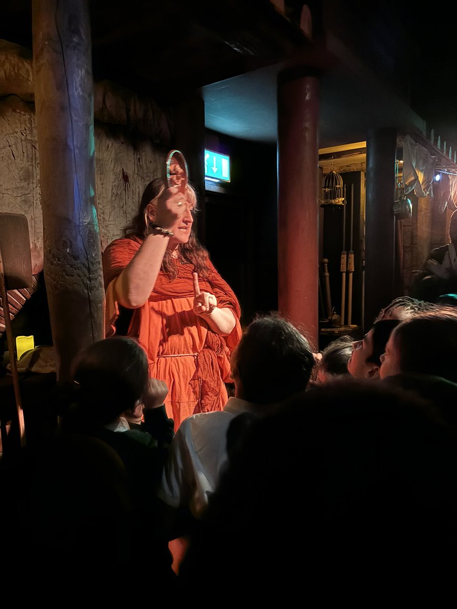 MissCrosslandHG's tweet photo. The way of life for Romans was a bit… different to what we are used to! @hgprimary https://t.co/bAq5JT7j7v