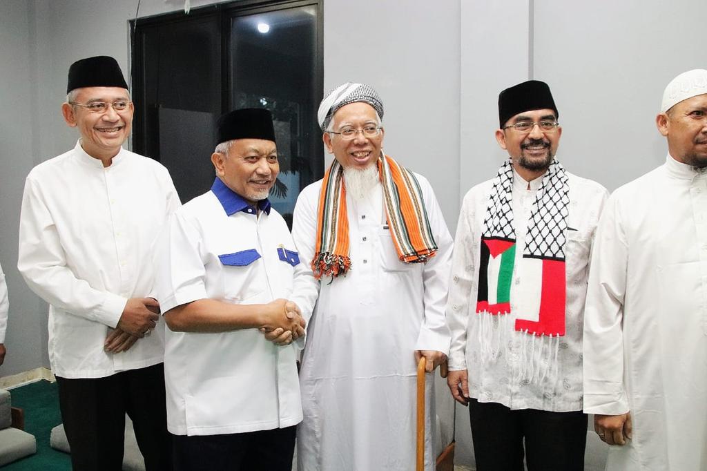ApipHeni's tweet photo. Melalui pemikiran kritis dan solutif, oposisi konstruktif menjadi motor penggerak perubahan positif dalam pemerintahan.
Syaikhu Jabar ASIH  #SyaikhuTokohDemokrasi https://t.co/XePHqWdGfX