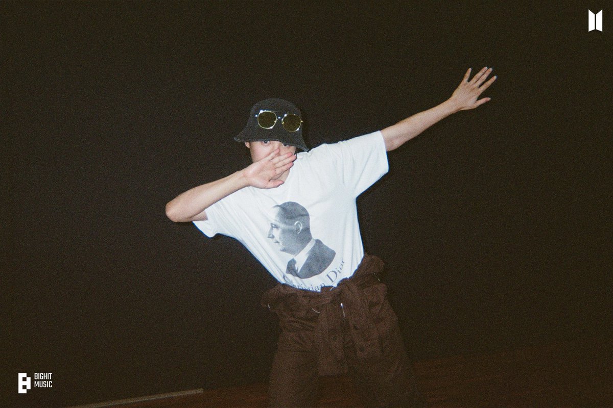 I vote #jimin on Fans Choice Male Category for #2024MAMAVOTE