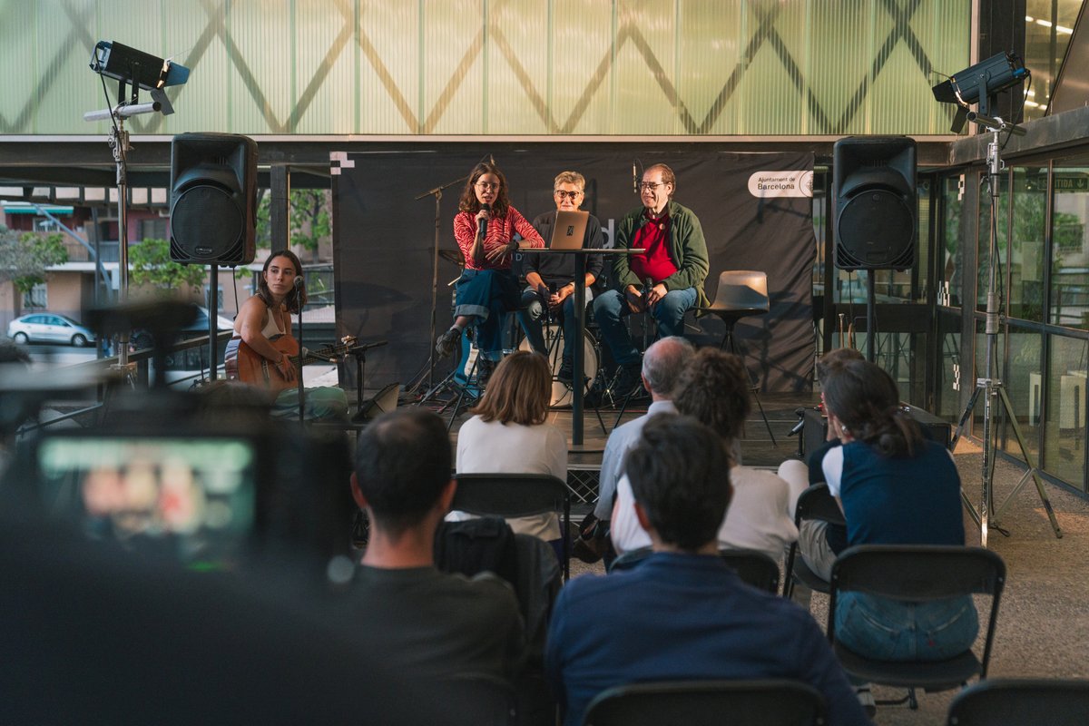 ⚡ Els drets digitals, la lluita pel clima i les memòries col·lectives obren micros al Canòdrom 🎙️

🔈 Un pòdcast en directe amb la implicació de persones residents i el veïnat del Canòdrom obre la temporada a les grades.

👀 Ho vols veure?
↘️ via.bcn/KXkX50TNsgj