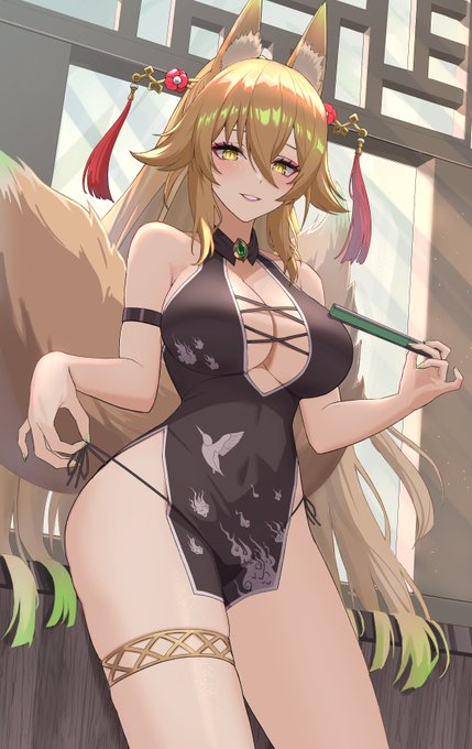 黒ミニチャイナ🦊翠燐さん 