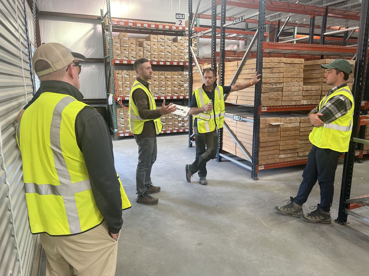 redhawkexplore's tweet photo. Our shareholders and analysts recently joined us on site here in Pinal County. We shared our latest surface-level discoveries and their proximity to some of the largest copper mines in the U.S.
🙌Thanks to all who made the trip!
#coppercorridor #pinalcounty #redhawkexploration #mining #pinalcountyaz