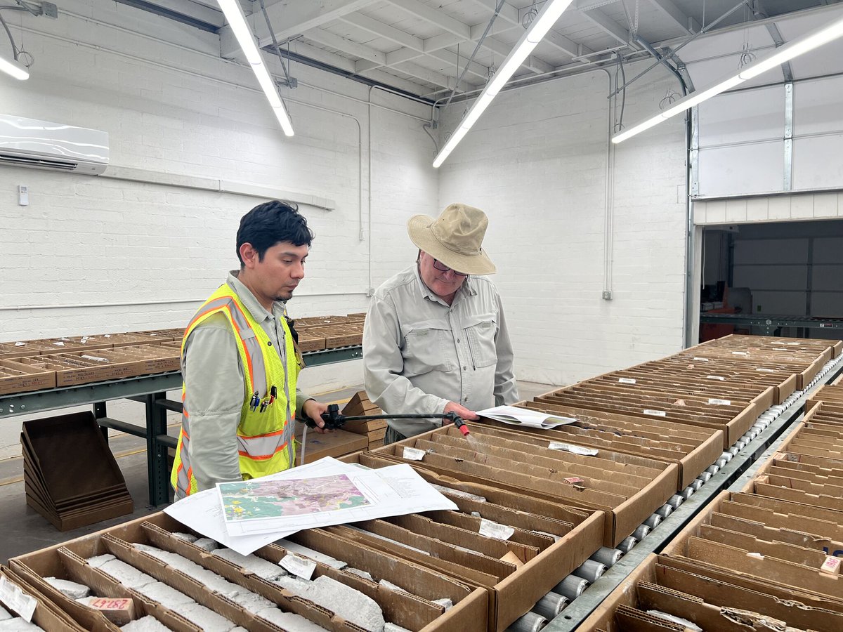 redhawkexplore's tweet photo. Our shareholders and analysts recently joined us on site here in Pinal County. We shared our latest surface-level discoveries and their proximity to some of the largest copper mines in the U.S.
🙌Thanks to all who made the trip!
#coppercorridor #pinalcounty #redhawkexploration #mining #pinalcountyaz