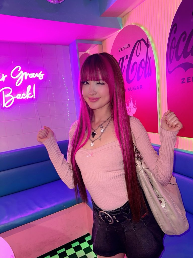 Pinkki Rapper New hair is giving pop star π π©·π