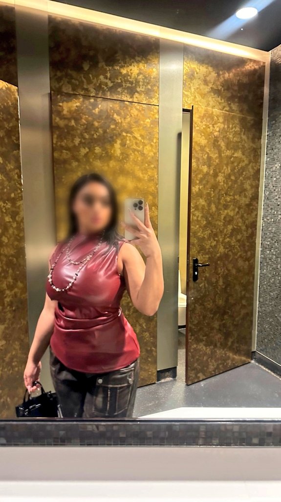 QUEENOOU's tweet photo. ABOUT YESTERDAY LOSERES

#FEMDOM #SALVE #mistress_in_riyadh #ملكة #feetworshi̇p https://t.co/SEaVP1D6Cs